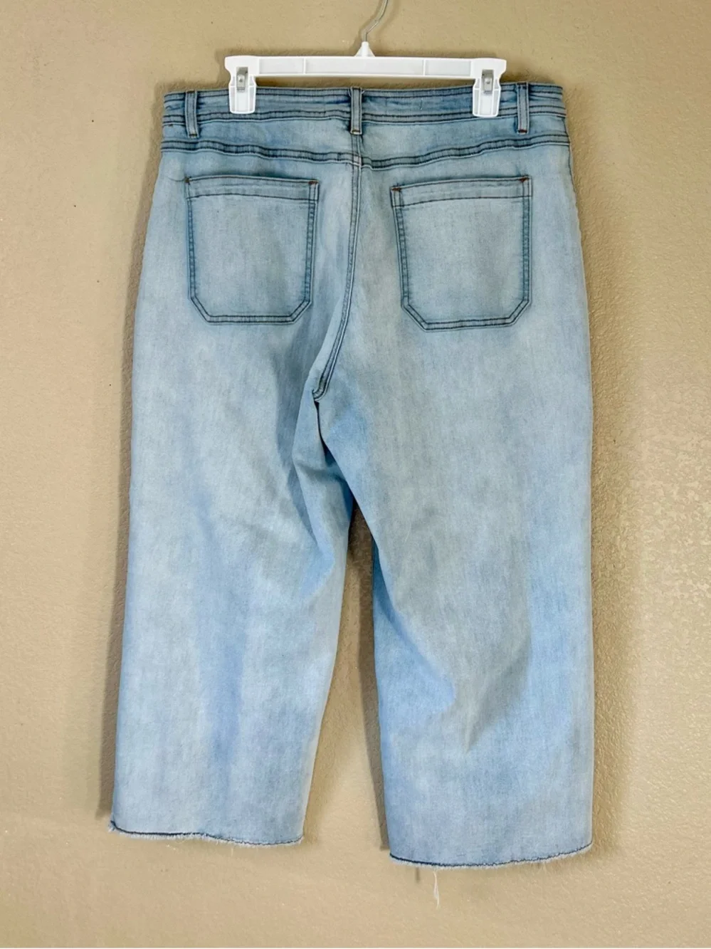 Tribal Jeans Audrey Mid Rise Wide Leg Crop Jean-Size 14 Button Front Light Wash - Picture 6 of 8